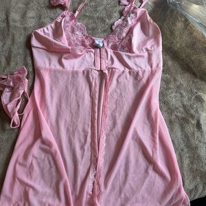 Elegant Pink Lace Chemise